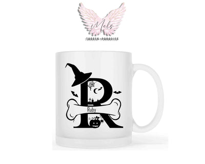 Halloween-Alphabet mit Name - Personalisierte satinierte Glas-Tasse