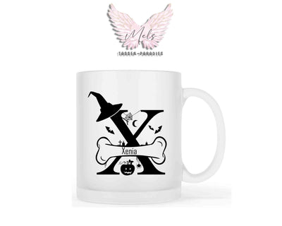Halloween-Alphabet mit Name - Personalisierte satinierte Glas-Tasse