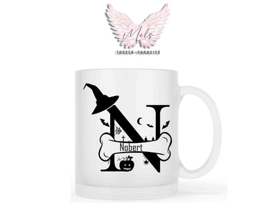 Halloween-Alphabet mit Name - Personalisierte satinierte Glas-Tasse