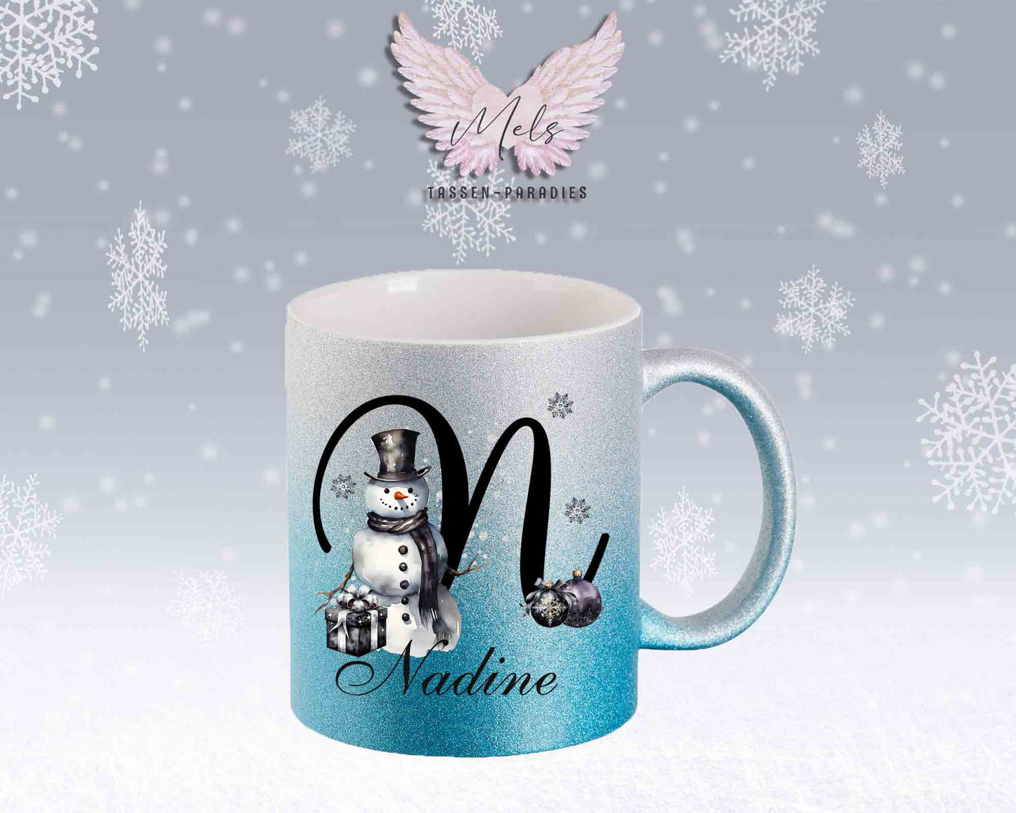 Schneemann Black-Alphabet mit Name - Personalisierte Glitter-Tasse SilberBlau