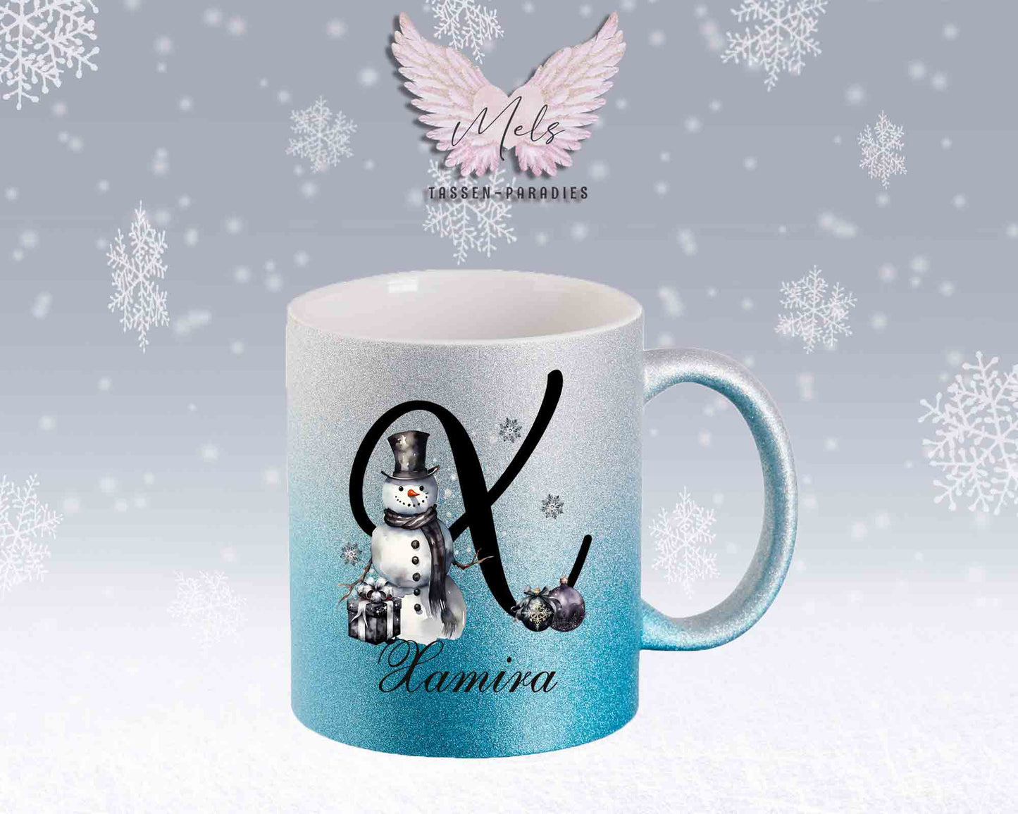 Schneemann Black-Alphabet mit Name - Personalisierte Glitter-Tasse SilberBlau