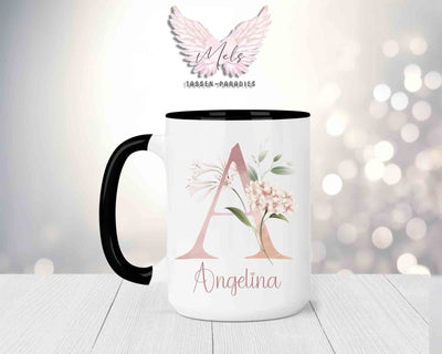 Blumen-Alphabet mit Name - Personalisierte 15oz Keramik-Tasse Schwarz