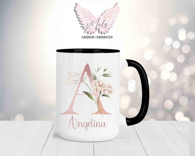 Blumen-Alphabet mit Name - Personalisierte 15oz Keramik-Tasse Schwarz
