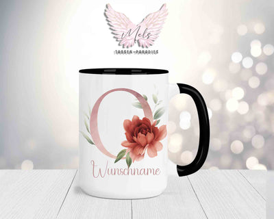 Blumen-Alphabet mit Name - Personalisierte 15oz Keramik-Tasse Schwarz