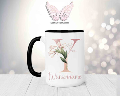 Blumen-Alphabet mit Name - Personalisierte 15oz Keramik-Tasse Schwarz