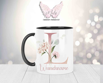 Blumen-Alphabet mit Name - Personalisierte Keramik-Tasse Schwarz