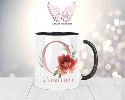 Blumen-Alphabet mit Name - Personalisierte Keramik-Tasse Schwarz
