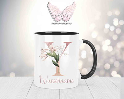 Blumen-Alphabet mit Name - Personalisierte Keramik-Tasse Schwarz