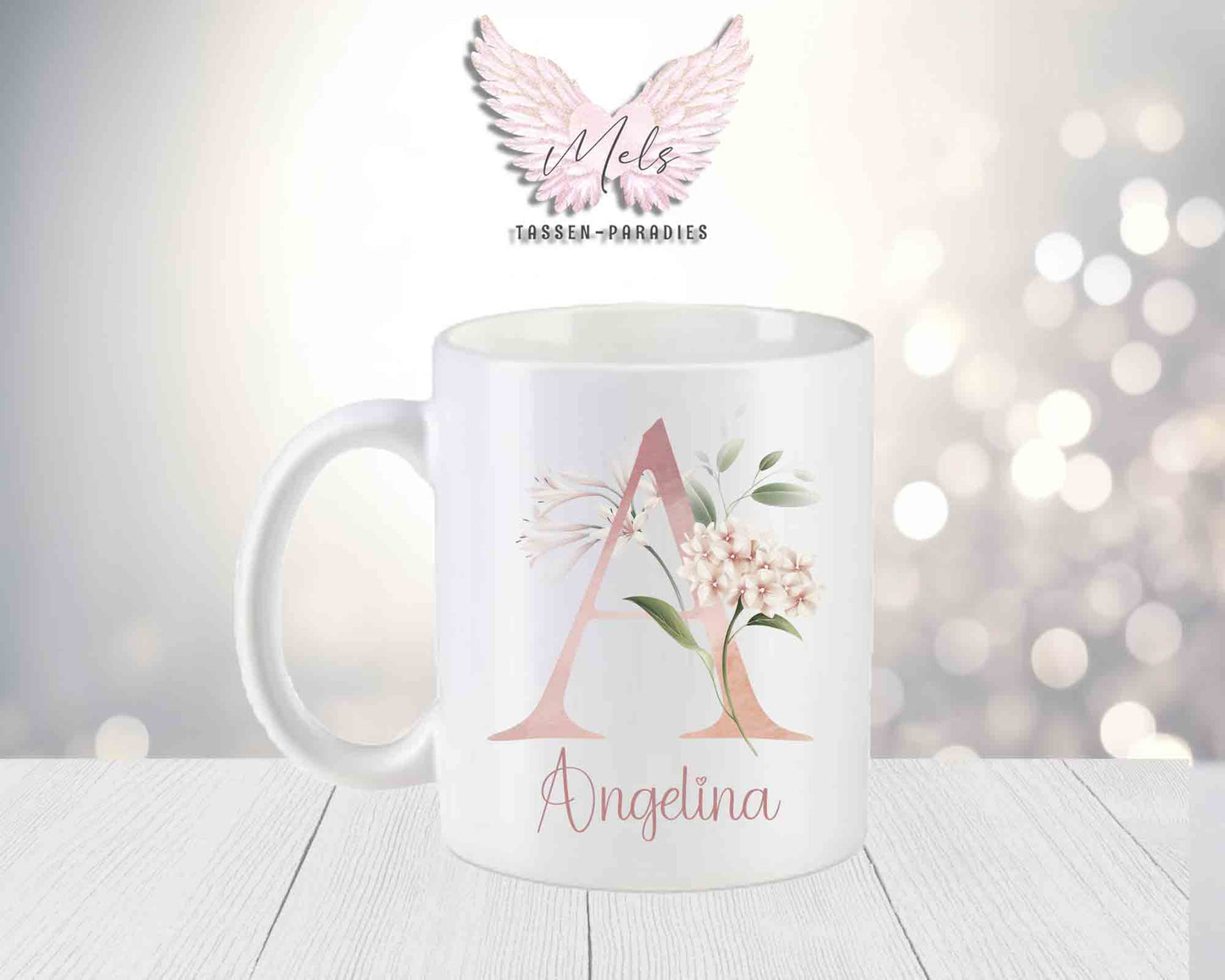 Personalisierte Keramik-Tasse in Weiß-Matt mit Blumen-Alphabet & Namen