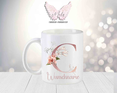 Personalisierte Keramik-Tasse in Weiß-Matt mit Blumen-Alphabet & Namen