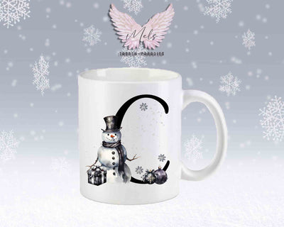 Schneemann Black-Alphabet mit Name - Personalisierte Keramik-Tasse Weiß-Matt