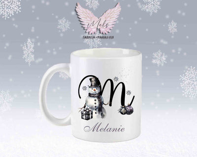 Schneemann Black-Alphabet mit Name - Personalisierte Keramik-Tasse Weiß-Matt