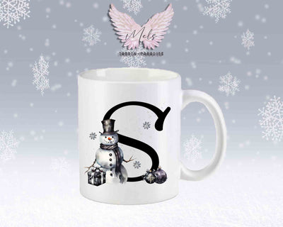 Schneemann Black-Alphabet mit Name - Personalisierte Keramik-Tasse Weiß-Matt