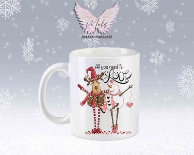 Tasse mit süßem Paar-Schneefrau und Hirsch – mit oder ohne Wunschname