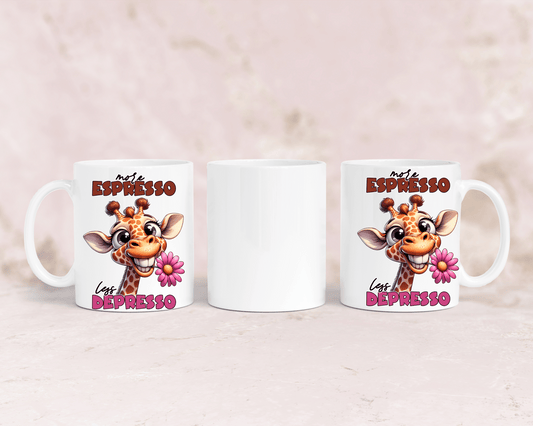 Tasse mit niedlicher Giraffe und dem Spruch „More Espresso“ – personalisierbar