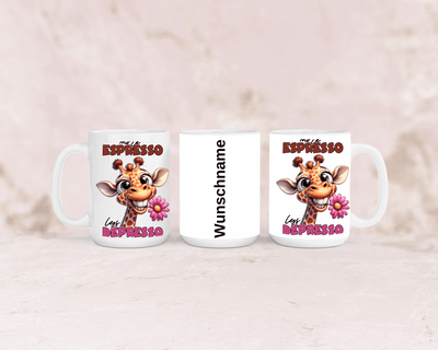 Tasse mit niedlicher Giraffe und dem Spruch „More Espresso“ – personalisierbar